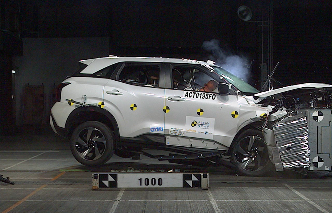 MITSUBISHI MITSUBISHI XFORCE