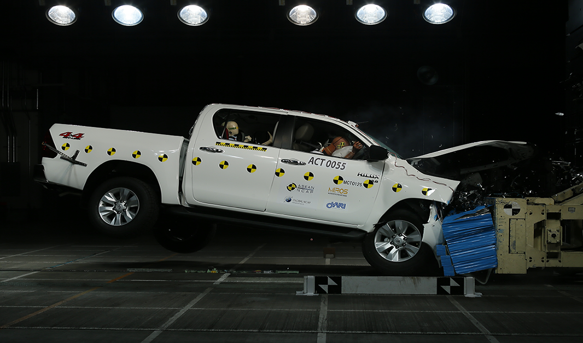 TOYOTA TOYOTA HILUX (2020)
