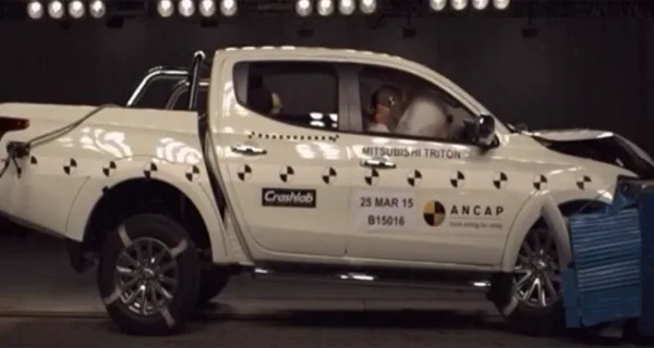 MITSUBISHI MITSUBISHI TRITON (HV)