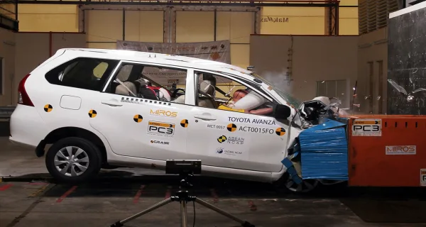 TOYOTA TOYOTA AVANZA