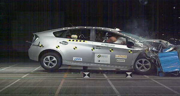 TOYOTA TOYOTA PRIUS