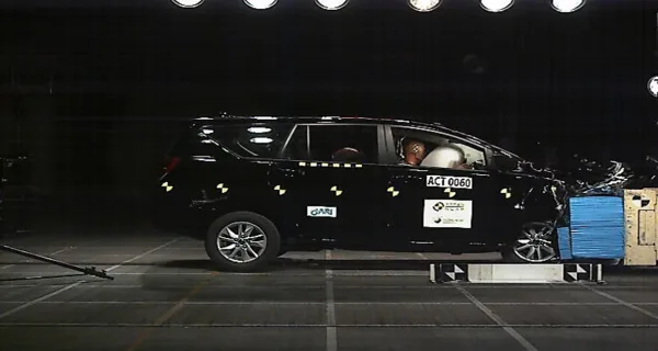 TOYOTA TOYOTA INNOVA (2020)