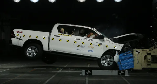 TOYOTA TOYOTA HILUX (2020)