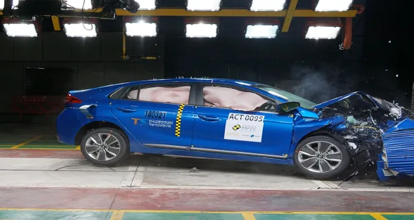 HYUNDAI HYUNDAI IONIQ HYBRID