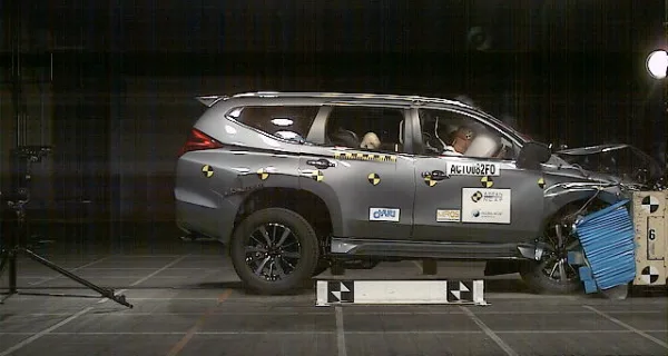 MITSUBISHI MITSUBISHI PAJERO SPORT (2016)